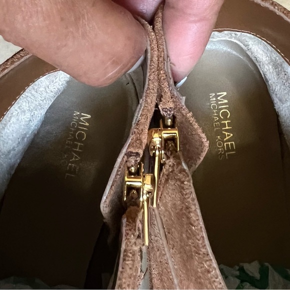 Michael Kors Sz-9 Brown Suede Ankle Boots Pre-owned - Picture 5 of 5